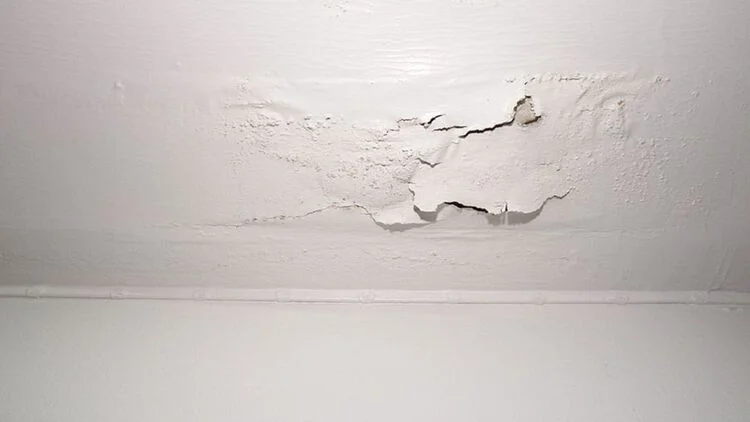 Lightweight composite roof tiles